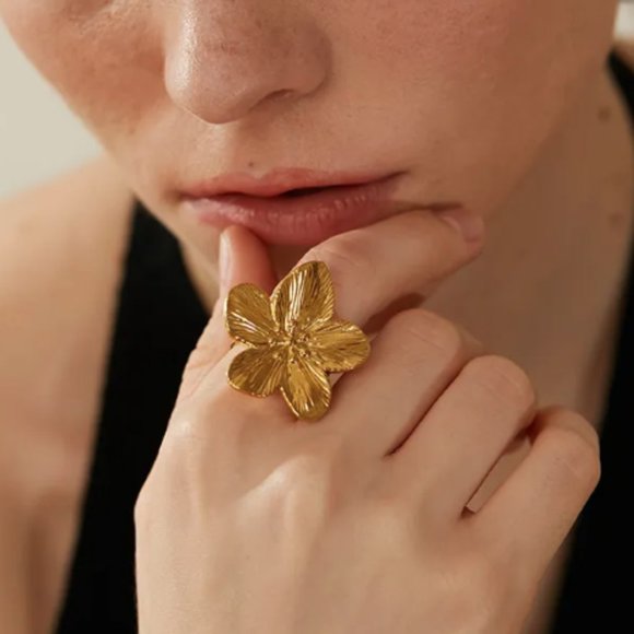 🍏50% OFF/3+...Statement Flower Stud Earrings (Gold color) - Picture 13 of 16